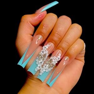Press on nails